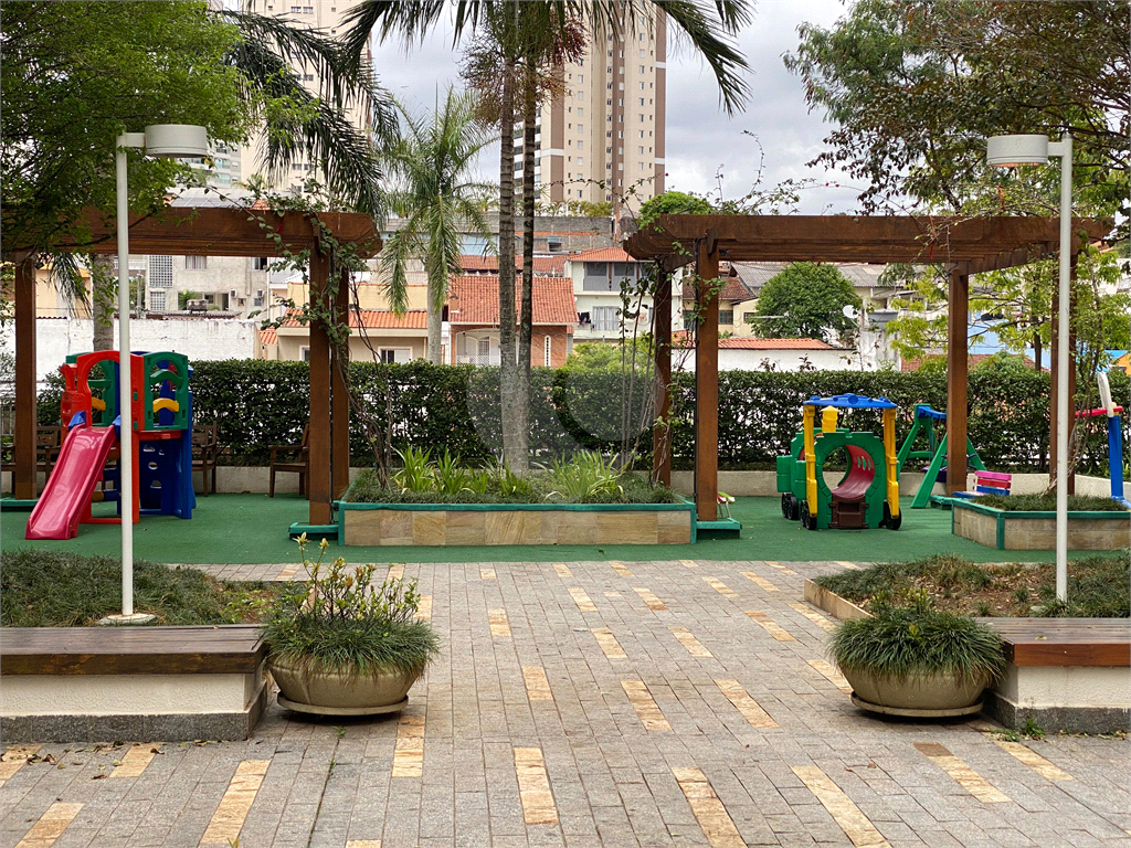 Apartamento para locação com 3 quartos e 2 vagas de garagem