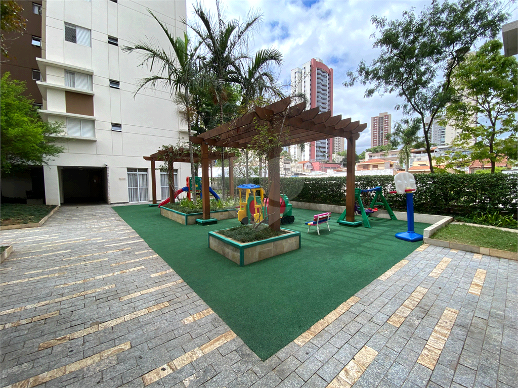 Apartamento para locação com 3 quartos e 2 vagas de garagem