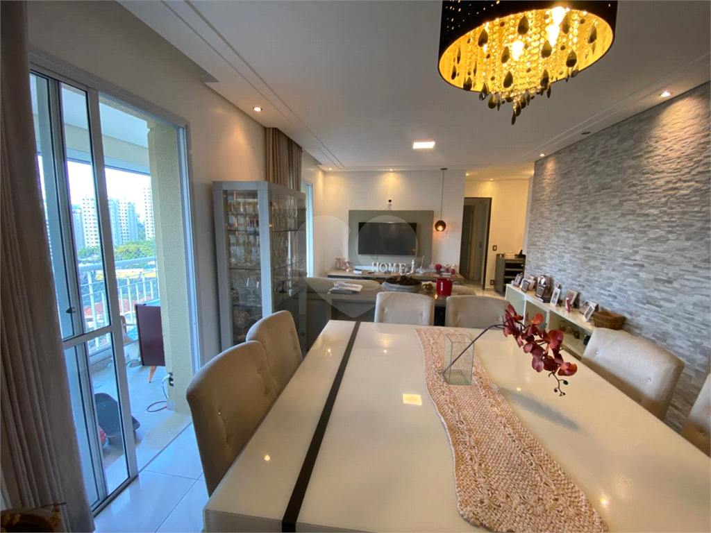 Apartamento para locação com 3 quartos e 2 vagas de garagem