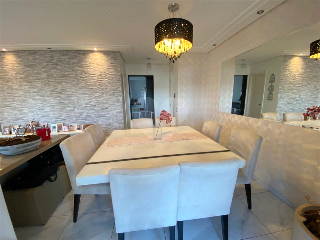 Apartamento para locação com 3 quartos e 2 vagas de garagem