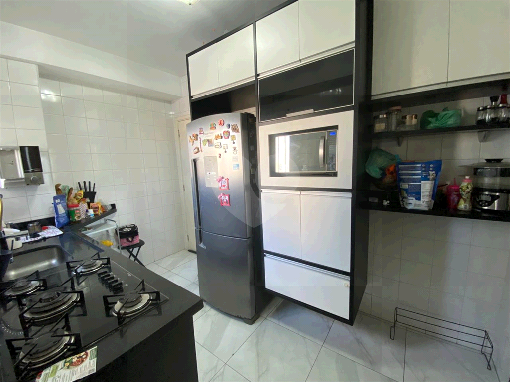 Apartamento para locação com 3 quartos e 2 vagas de garagem