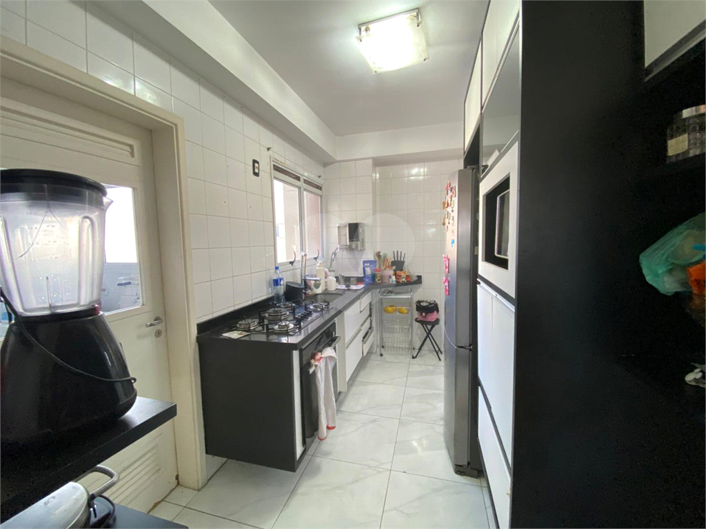 Apartamento para locação com 3 quartos e 2 vagas de garagem