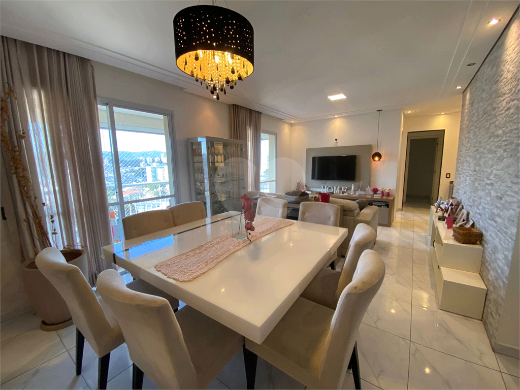 Apartamento para locação com 3 quartos e 2 vagas de garagem