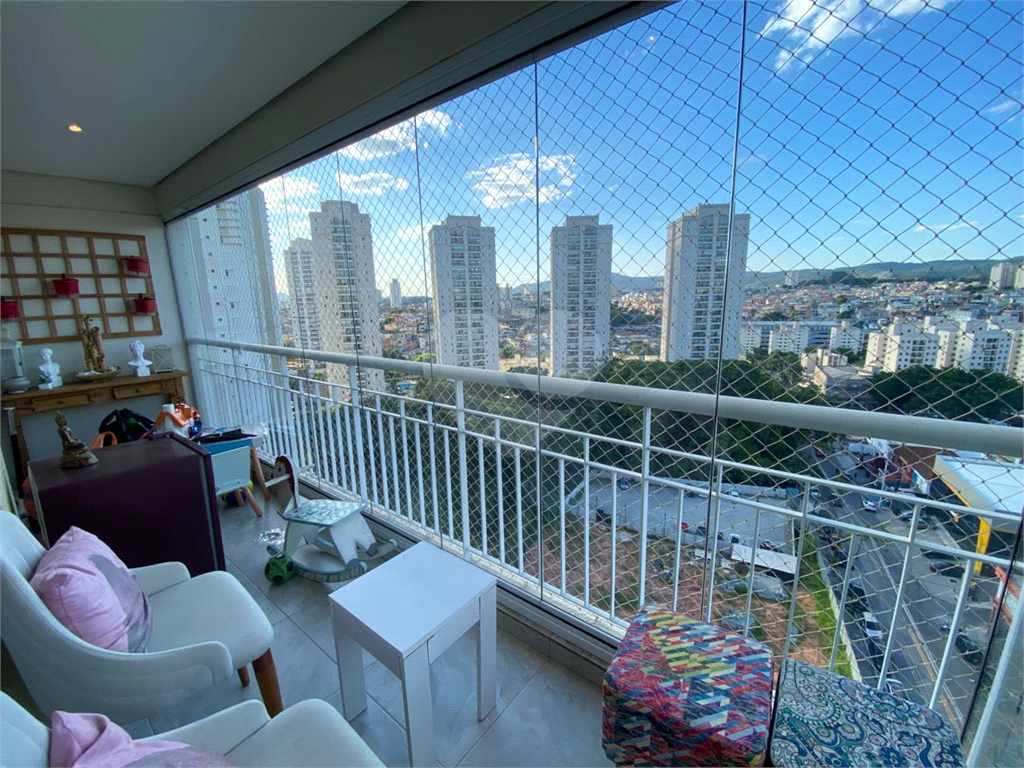 Apartamento para locação com 3 quartos e 2 vagas de garagem