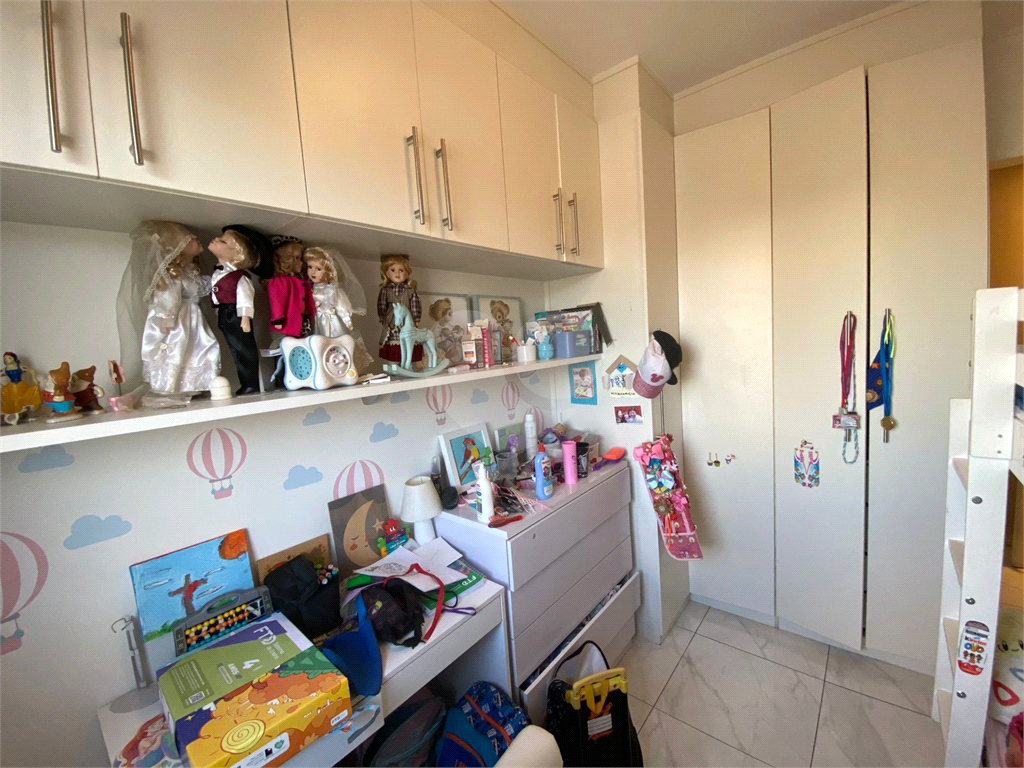 Apartamento para locação com 3 quartos e 2 vagas de garagem