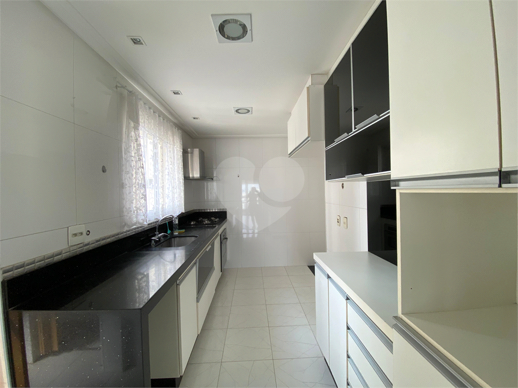 Apartamento para locação com 3 quartos e 2 vagas