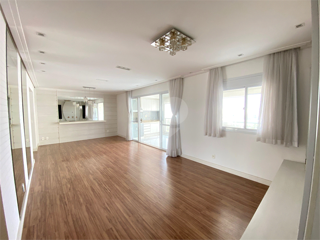 Apartamento para locação com 3 quartos e 2 vagas