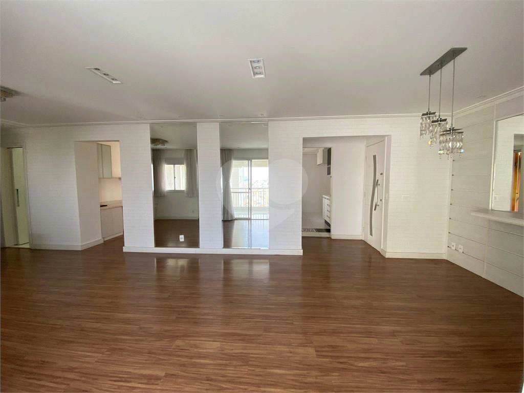 Apartamento para locação com 3 quartos e 2 vagas