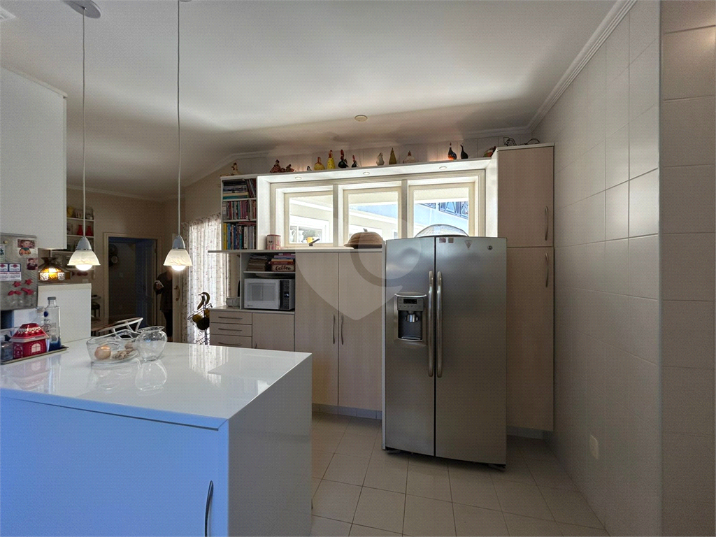 CASA DE ALTO PADRÃO À VENDA – CONDOMÍNIO RESERVA COLONIAL, VALINHOS/SP
Residência Exclusiva com 521 m² de Construção em Terreno de 686 m²
4 suítes | 7 banheiros | Piscina | Sauna | Área gourmet | Clube completo