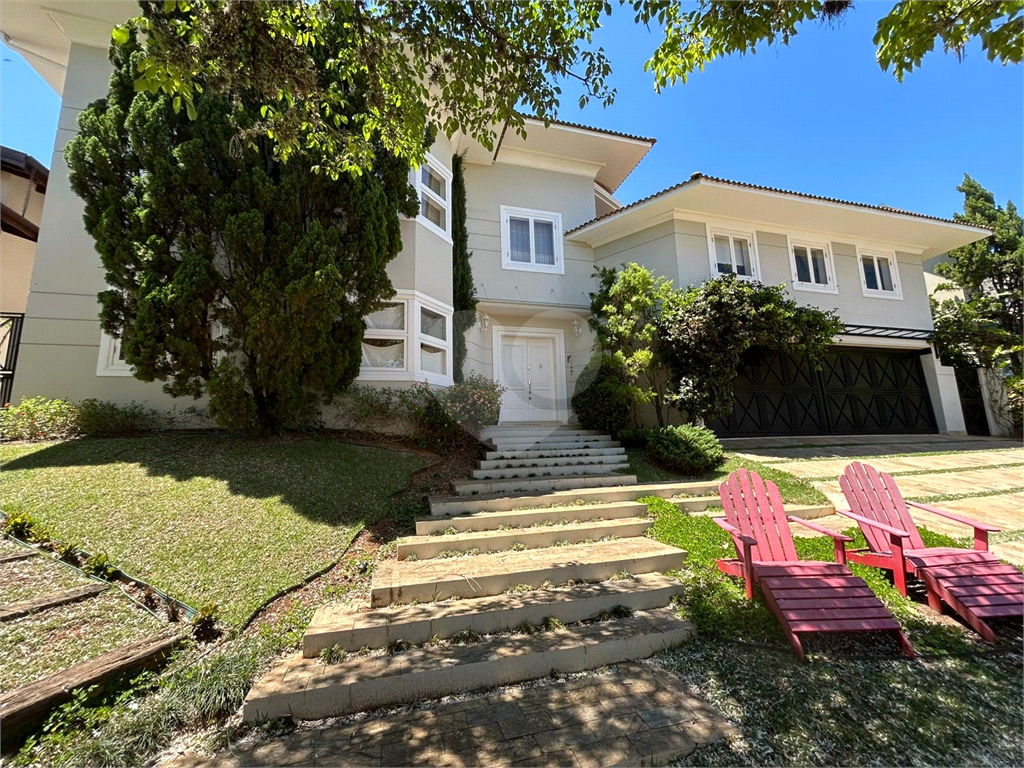 CASA DE ALTO PADRÃO À VENDA – CONDOMÍNIO RESERVA COLONIAL, VALINHOS/SP
Residência Exclusiva com 521 m² de Construção em Terreno de 686 m²
4 suítes | 7 banheiros | Piscina | Sauna | Área gourmet | Clube completo