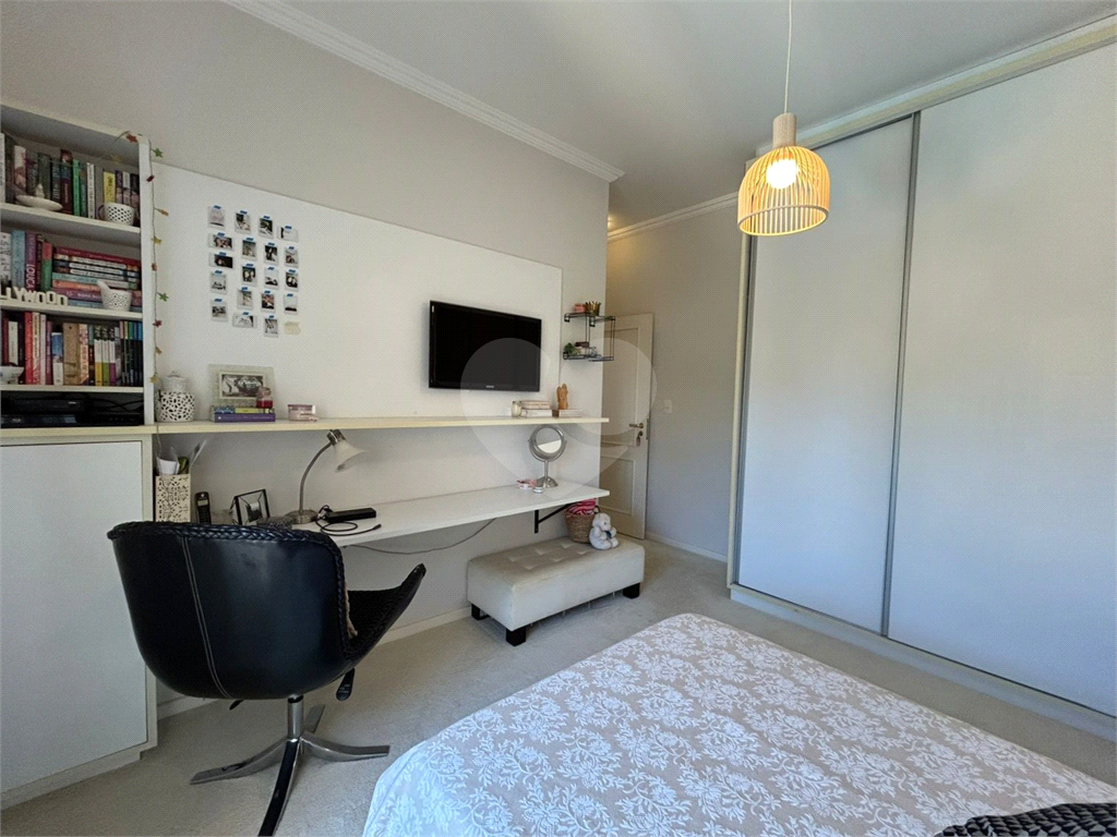 CASA DE ALTO PADRÃO À VENDA – CONDOMÍNIO RESERVA COLONIAL, VALINHOS/SP
Residência Exclusiva com 521 m² de Construção em Terreno de 686 m²
4 suítes | 7 banheiros | Piscina | Sauna | Área gourmet | Clube completo