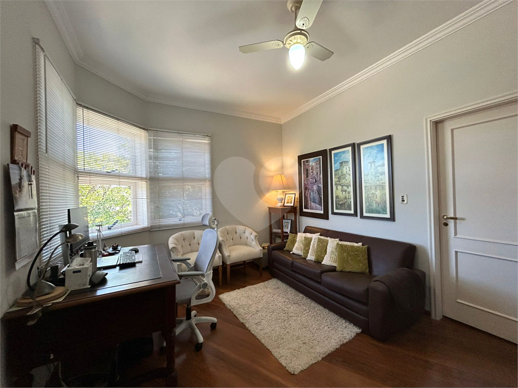 CASA DE ALTO PADRÃO À VENDA – CONDOMÍNIO RESERVA COLONIAL, VALINHOS/SP
Residência Exclusiva com 521 m² de Construção em Terreno de 686 m²
4 suítes | 7 banheiros | Piscina | Sauna | Área gourmet | Clube completo