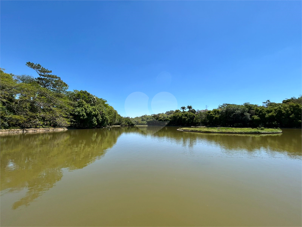 CASA DE ALTO PADRÃO À VENDA – CONDOMÍNIO RESERVA COLONIAL, VALINHOS/SP
Residência Exclusiva com 521 m² de Construção em Terreno de 686 m²
4 suítes | 7 banheiros | Piscina | Sauna | Área gourmet | Clube completo