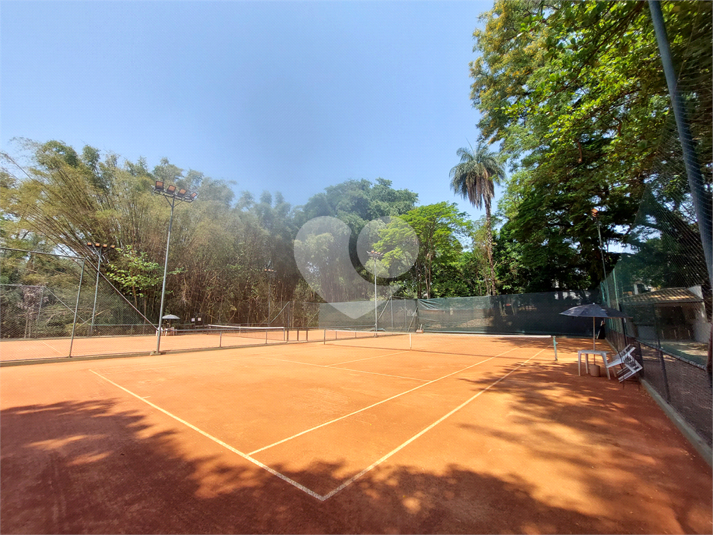 CASA DE ALTO PADRÃO À VENDA – CONDOMÍNIO RESERVA COLONIAL, VALINHOS/SP
Residência Exclusiva com 521 m² de Construção em Terreno de 686 m²
4 suítes | 7 banheiros | Piscina | Sauna | Área gourmet | Clube completo