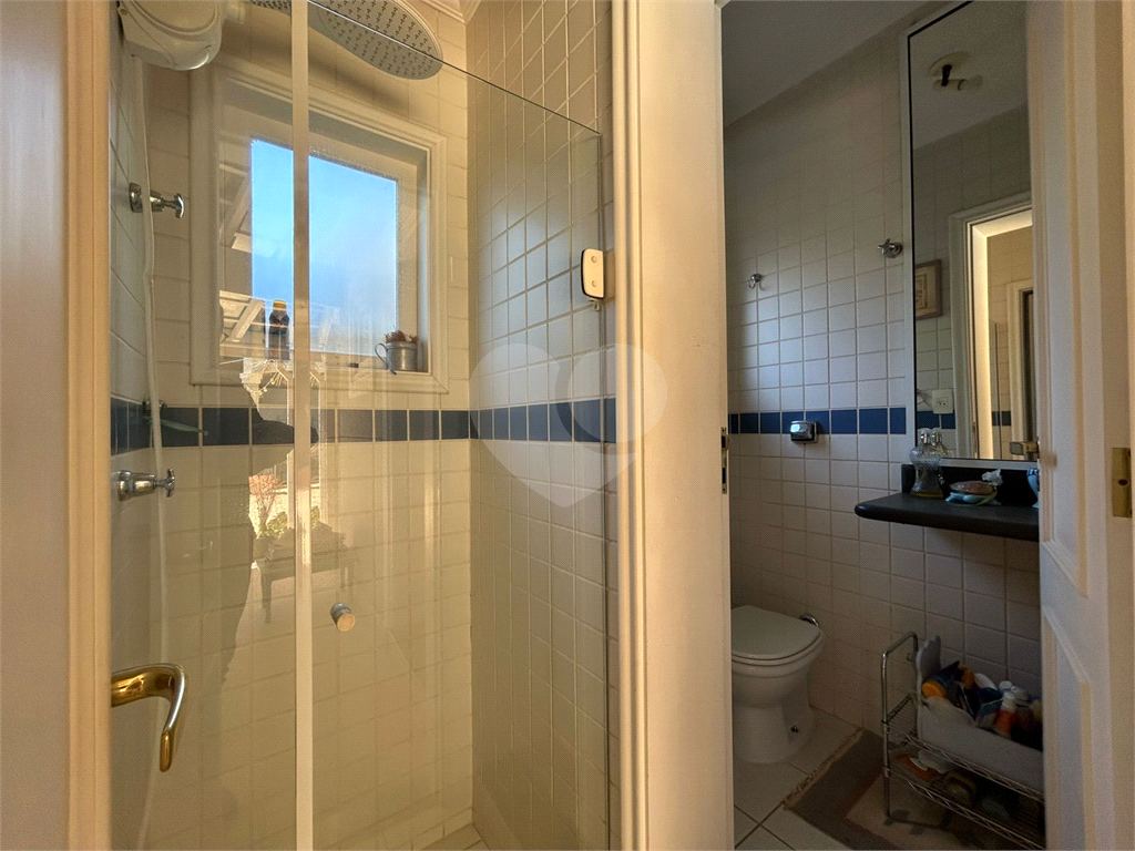 CASA DE ALTO PADRÃO À VENDA – CONDOMÍNIO RESERVA COLONIAL, VALINHOS/SP
Residência Exclusiva com 521 m² de Construção em Terreno de 686 m²
4 suítes | 7 banheiros | Piscina | Sauna | Área gourmet | Clube completo