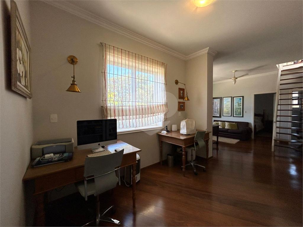 CASA DE ALTO PADRÃO À VENDA – CONDOMÍNIO RESERVA COLONIAL, VALINHOS/SP
Residência Exclusiva com 521 m² de Construção em Terreno de 686 m²
4 suítes | 7 banheiros | Piscina | Sauna | Área gourmet | Clube completo