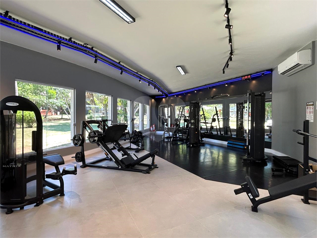 CASA DE ALTO PADRÃO À VENDA – CONDOMÍNIO RESERVA COLONIAL, VALINHOS/SP
Residência Exclusiva com 521 m² de Construção em Terreno de 686 m²
4 suítes | 7 banheiros | Piscina | Sauna | Área gourmet | Clube completo