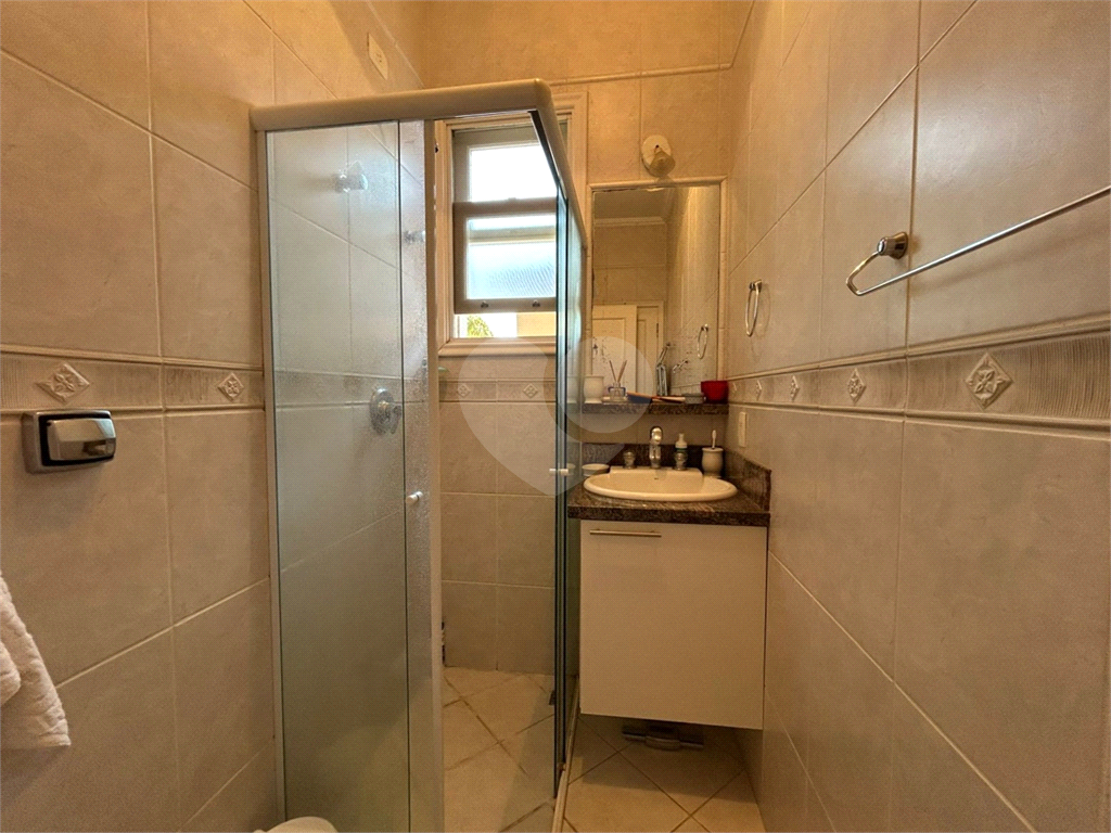 CASA DE ALTO PADRÃO À VENDA – CONDOMÍNIO RESERVA COLONIAL, VALINHOS/SP
Residência Exclusiva com 521 m² de Construção em Terreno de 686 m²
4 suítes | 7 banheiros | Piscina | Sauna | Área gourmet | Clube completo