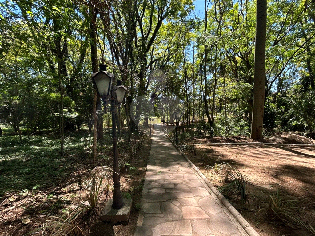 CASA DE ALTO PADRÃO À VENDA – CONDOMÍNIO RESERVA COLONIAL, VALINHOS/SP
Residência Exclusiva com 521 m² de Construção em Terreno de 686 m²
4 suítes | 7 banheiros | Piscina | Sauna | Área gourmet | Clube completo