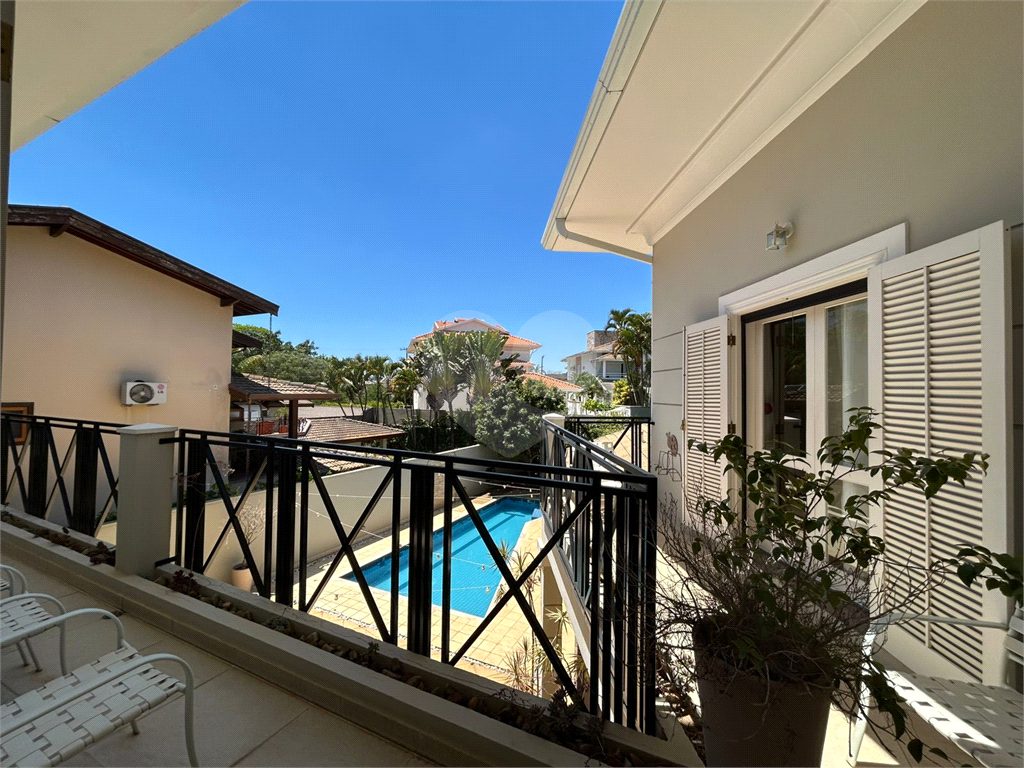 CASA DE ALTO PADRÃO À VENDA – CONDOMÍNIO RESERVA COLONIAL, VALINHOS/SP
Residência Exclusiva com 521 m² de Construção em Terreno de 686 m²
4 suítes | 7 banheiros | Piscina | Sauna | Área gourmet | Clube completo