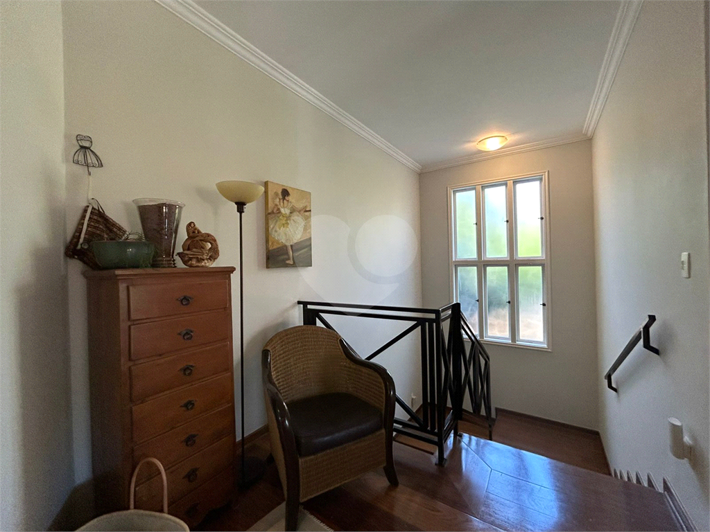 CASA DE ALTO PADRÃO À VENDA – CONDOMÍNIO RESERVA COLONIAL, VALINHOS/SP
Residência Exclusiva com 521 m² de Construção em Terreno de 686 m²
4 suítes | 7 banheiros | Piscina | Sauna | Área gourmet | Clube completo