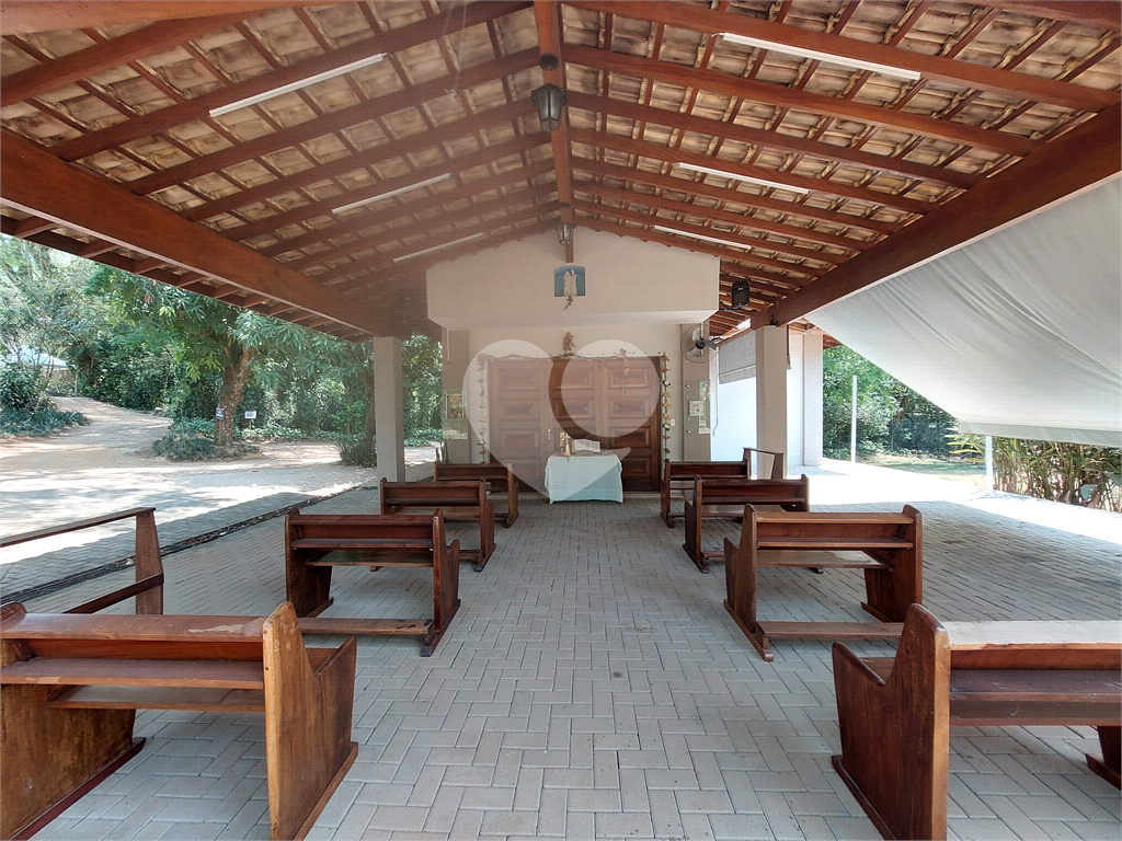 CASA DE ALTO PADRÃO À VENDA – CONDOMÍNIO RESERVA COLONIAL, VALINHOS/SP
Residência Exclusiva com 521 m² de Construção em Terreno de 686 m²
4 suítes | 7 banheiros | Piscina | Sauna | Área gourmet | Clube completo