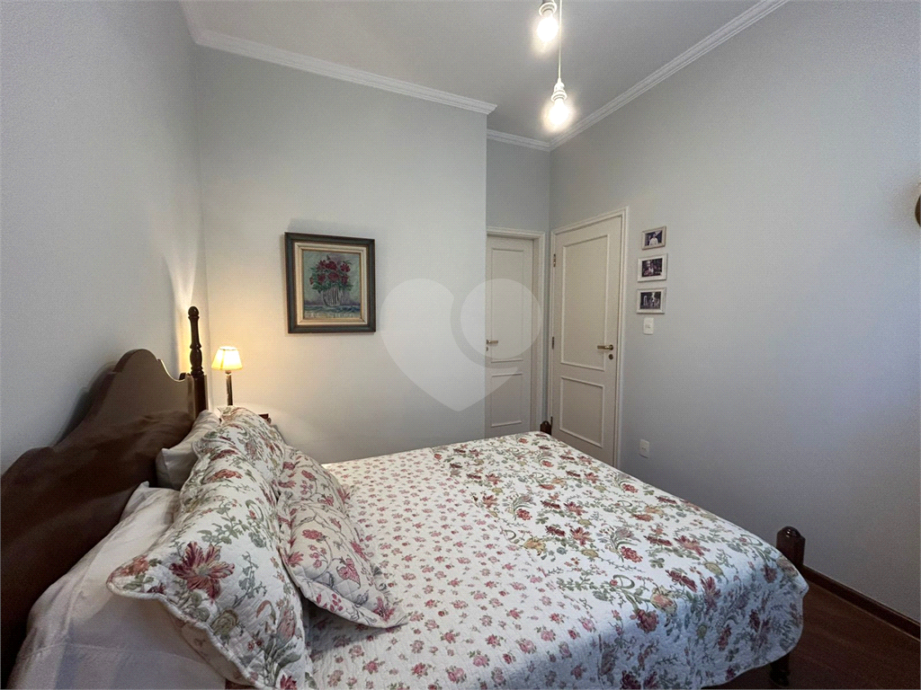 CASA DE ALTO PADRÃO À VENDA – CONDOMÍNIO RESERVA COLONIAL, VALINHOS/SP
Residência Exclusiva com 521 m² de Construção em Terreno de 686 m²
4 suítes | 7 banheiros | Piscina | Sauna | Área gourmet | Clube completo