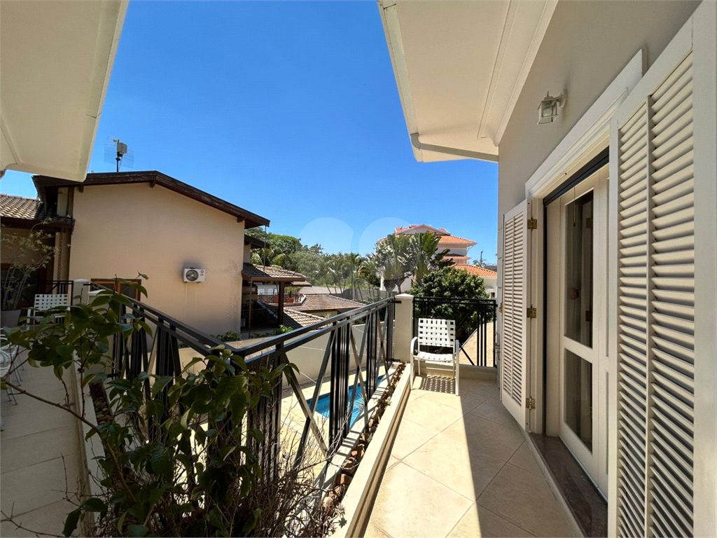 CASA DE ALTO PADRÃO À VENDA – CONDOMÍNIO RESERVA COLONIAL, VALINHOS/SP
Residência Exclusiva com 521 m² de Construção em Terreno de 686 m²
4 suítes | 7 banheiros | Piscina | Sauna | Área gourmet | Clube completo