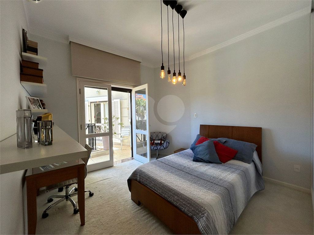 CASA DE ALTO PADRÃO À VENDA – CONDOMÍNIO RESERVA COLONIAL, VALINHOS/SP
Residência Exclusiva com 521 m² de Construção em Terreno de 686 m²
4 suítes | 7 banheiros | Piscina | Sauna | Área gourmet | Clube completo