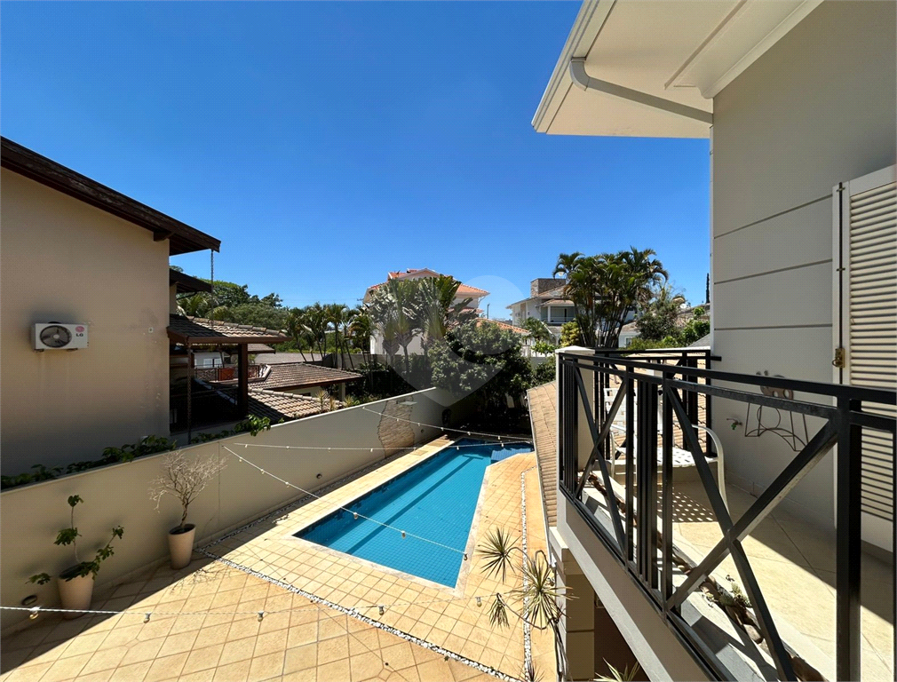 CASA DE ALTO PADRÃO À VENDA – CONDOMÍNIO RESERVA COLONIAL, VALINHOS/SP
Residência Exclusiva com 521 m² de Construção em Terreno de 686 m²
4 suítes | 7 banheiros | Piscina | Sauna | Área gourmet | Clube completo