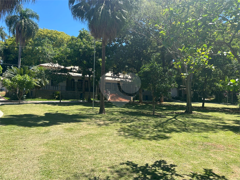 CASA DE ALTO PADRÃO À VENDA – CONDOMÍNIO RESERVA COLONIAL, VALINHOS/SP
Residência Exclusiva com 521 m² de Construção em Terreno de 686 m²
4 suítes | 7 banheiros | Piscina | Sauna | Área gourmet | Clube completo
