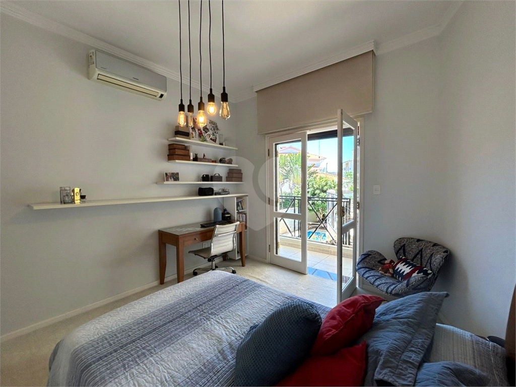 CASA DE ALTO PADRÃO À VENDA – CONDOMÍNIO RESERVA COLONIAL, VALINHOS/SP
Residência Exclusiva com 521 m² de Construção em Terreno de 686 m²
4 suítes | 7 banheiros | Piscina | Sauna | Área gourmet | Clube completo