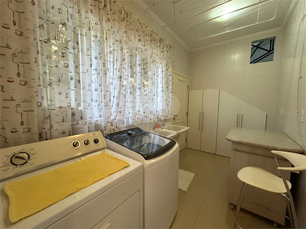 CASA DE ALTO PADRÃO À VENDA – CONDOMÍNIO RESERVA COLONIAL, VALINHOS/SP
Residência Exclusiva com 521 m² de Construção em Terreno de 686 m²
4 suítes | 7 banheiros | Piscina | Sauna | Área gourmet | Clube completo