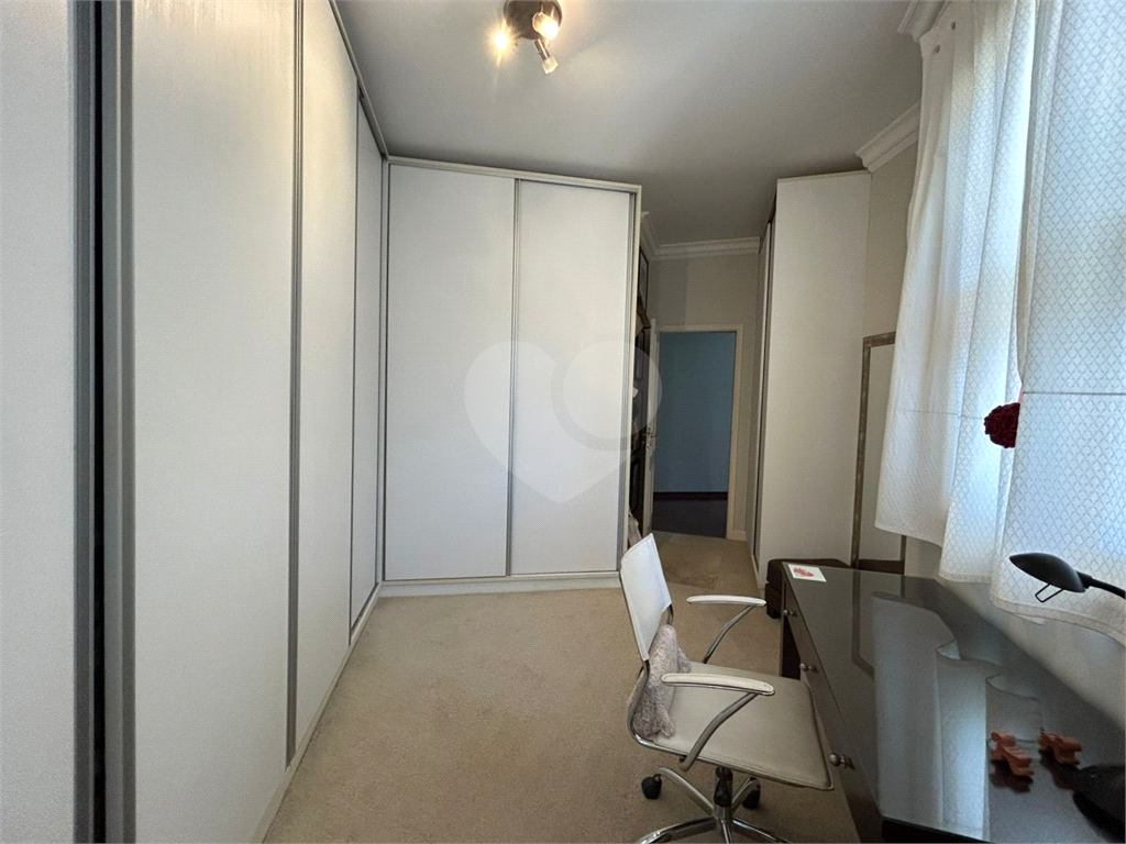 CASA DE ALTO PADRÃO À VENDA – CONDOMÍNIO RESERVA COLONIAL, VALINHOS/SP
Residência Exclusiva com 521 m² de Construção em Terreno de 686 m²
4 suítes | 7 banheiros | Piscina | Sauna | Área gourmet | Clube completo