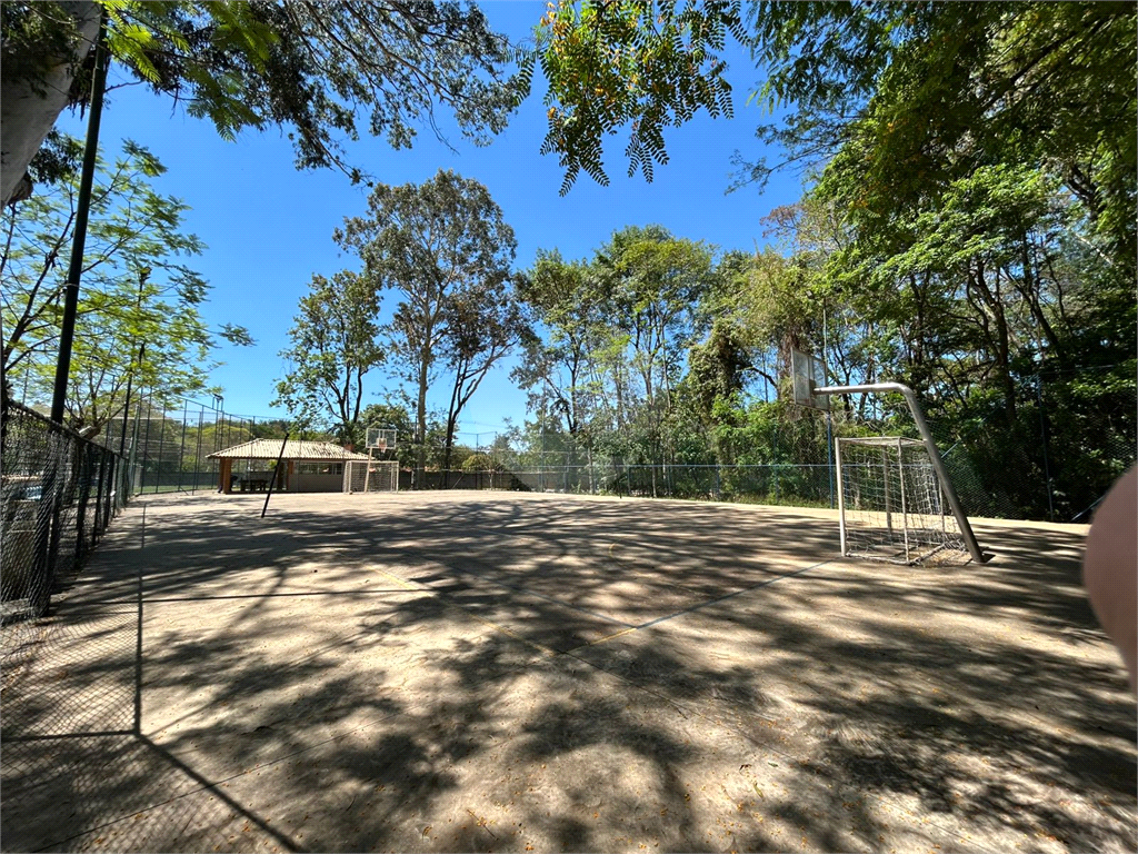 CASA DE ALTO PADRÃO À VENDA – CONDOMÍNIO RESERVA COLONIAL, VALINHOS/SP
Residência Exclusiva com 521 m² de Construção em Terreno de 686 m²
4 suítes | 7 banheiros | Piscina | Sauna | Área gourmet | Clube completo