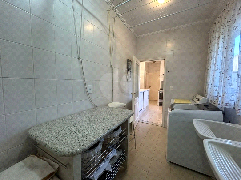 CASA DE ALTO PADRÃO À VENDA – CONDOMÍNIO RESERVA COLONIAL, VALINHOS/SP
Residência Exclusiva com 521 m² de Construção em Terreno de 686 m²
4 suítes | 7 banheiros | Piscina | Sauna | Área gourmet | Clube completo