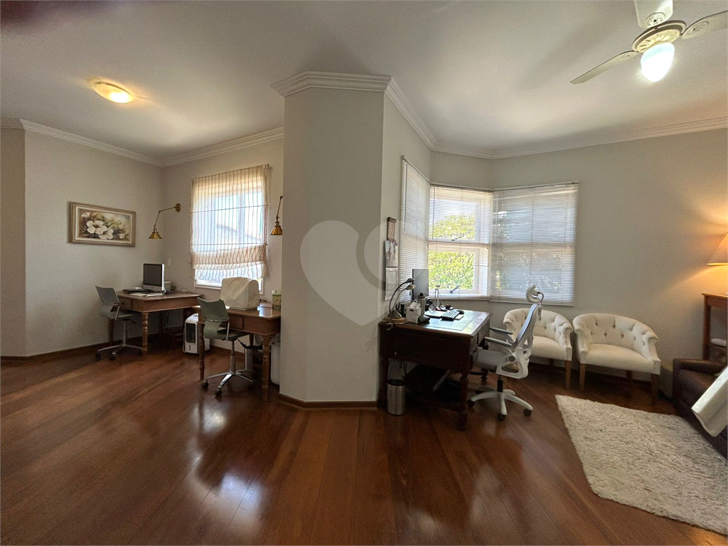 CASA DE ALTO PADRÃO À VENDA – CONDOMÍNIO RESERVA COLONIAL, VALINHOS/SP
Residência Exclusiva com 521 m² de Construção em Terreno de 686 m²
4 suítes | 7 banheiros | Piscina | Sauna | Área gourmet | Clube completo