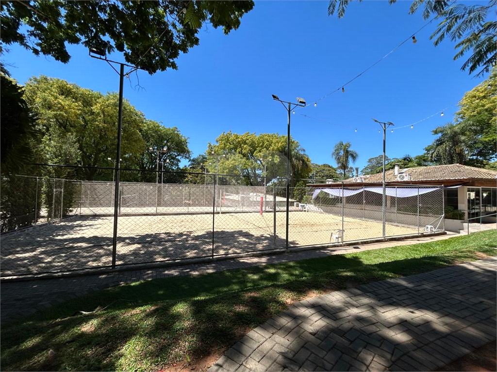 CASA DE ALTO PADRÃO À VENDA – CONDOMÍNIO RESERVA COLONIAL, VALINHOS/SP
Residência Exclusiva com 521 m² de Construção em Terreno de 686 m²
4 suítes | 7 banheiros | Piscina | Sauna | Área gourmet | Clube completo