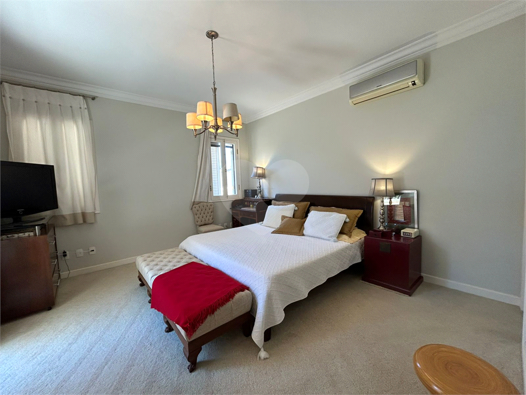 CASA DE ALTO PADRÃO À VENDA – CONDOMÍNIO RESERVA COLONIAL, VALINHOS/SP
Residência Exclusiva com 521 m² de Construção em Terreno de 686 m²
4 suítes | 7 banheiros | Piscina | Sauna | Área gourmet | Clube completo