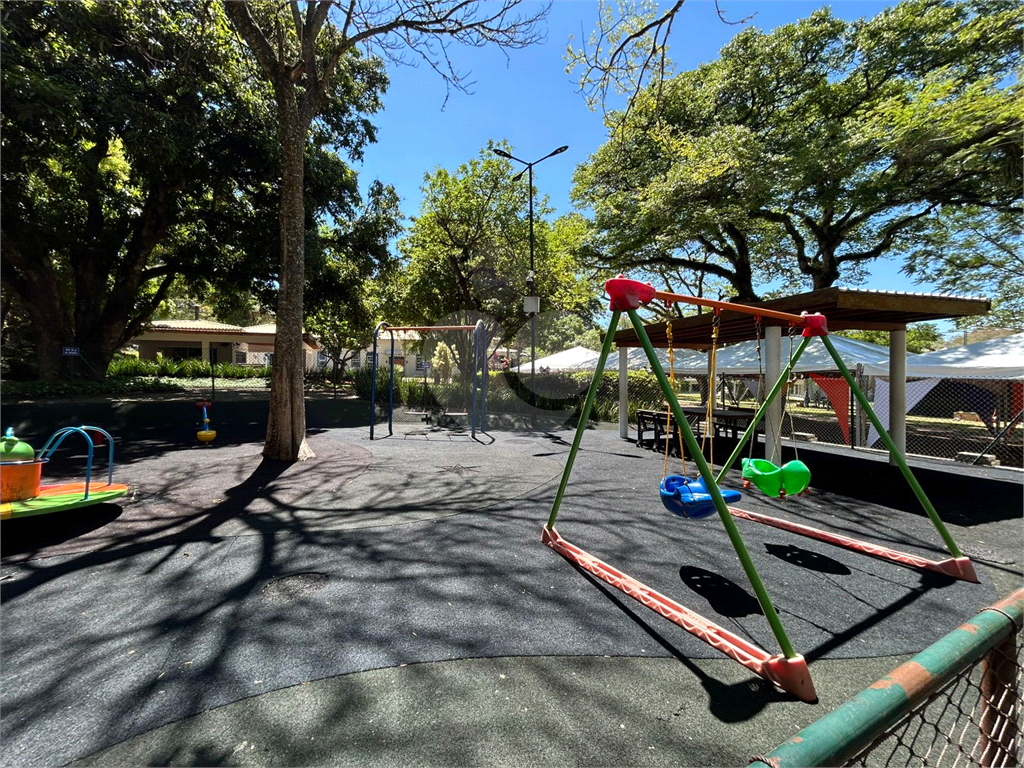 CASA DE ALTO PADRÃO À VENDA – CONDOMÍNIO RESERVA COLONIAL, VALINHOS/SP
Residência Exclusiva com 521 m² de Construção em Terreno de 686 m²
4 suítes | 7 banheiros | Piscina | Sauna | Área gourmet | Clube completo