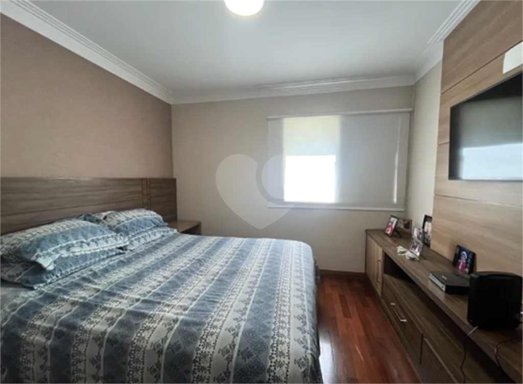 Apartamento reformado com varanda e localização privilegiada no Jardim América