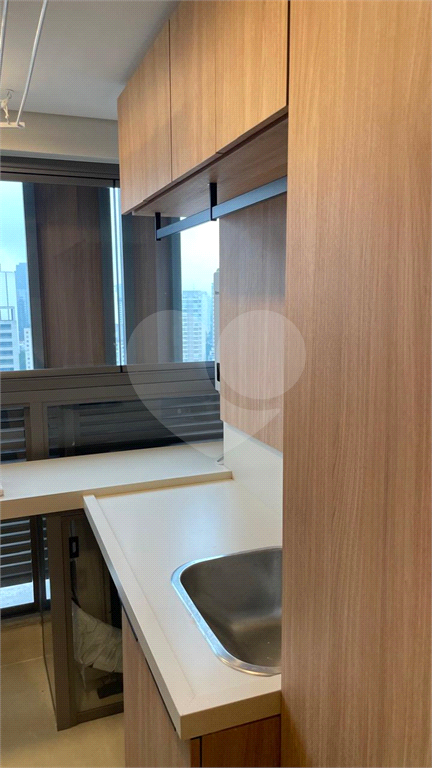 Imóvel de 71m² decorado e mobiliado 2 suítes com ar-condicionado e cozinha mobiliada 1 vaga Pinheiros