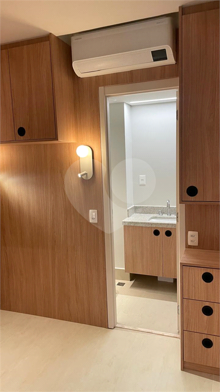Imóvel de 71m² decorado e mobiliado 2 suítes com ar-condicionado e cozinha mobiliada 1 vaga Pinheiros