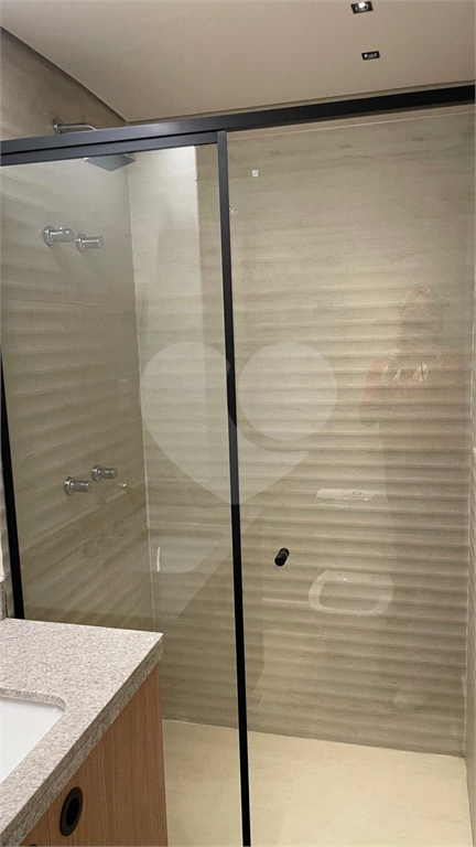 Imóvel de 71m² decorado e mobiliado 2 suítes com ar-condicionado e cozinha mobiliada 1 vaga Pinheiros