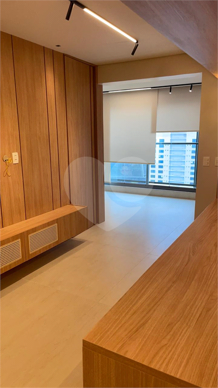 Imóvel de 71m² decorado e mobiliado 2 suítes com ar-condicionado e cozinha mobiliada 1 vaga Pinheiros