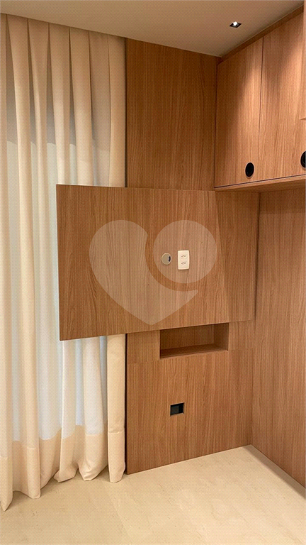 Imóvel de 71m² decorado e mobiliado 2 suítes com ar-condicionado e cozinha mobiliada 1 vaga Pinheiros