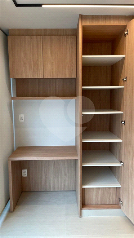 Imóvel de 71m² decorado e mobiliado 2 suítes com ar-condicionado e cozinha mobiliada 1 vaga Pinheiros