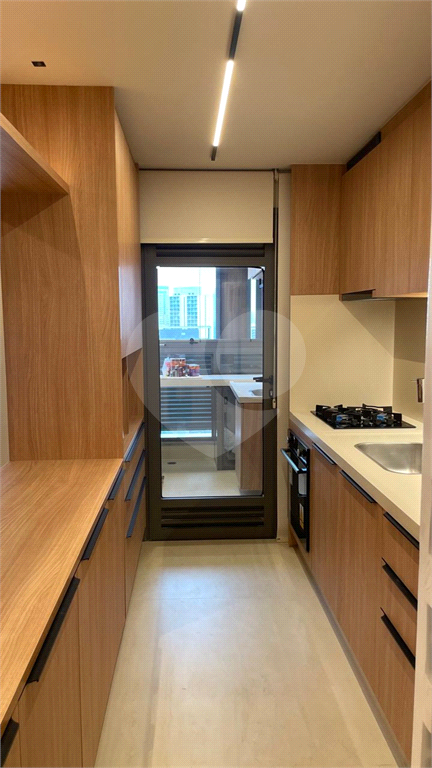 Imóvel de 71m² decorado e mobiliado 2 suítes com ar-condicionado e cozinha mobiliada 1 vaga Pinheiros