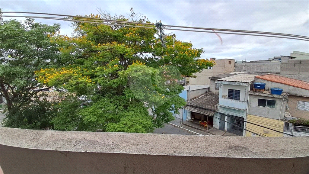Sobrado à Venda | 430 m² | 2 dormitórios (1 suíte) | 3 edículas | 2 vagas na Vila Zatt!