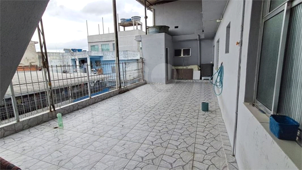 Sobrado à Venda | 430 m² | 2 dormitórios (1 suíte) | 3 edículas | 2 vagas na Vila Zatt!